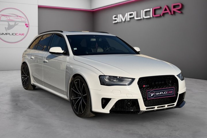 AUDI RS4 AVANT